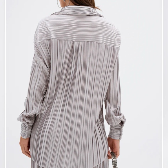 AKIRA Metallic Gray Button Down Shirt - Picture 4 of 7